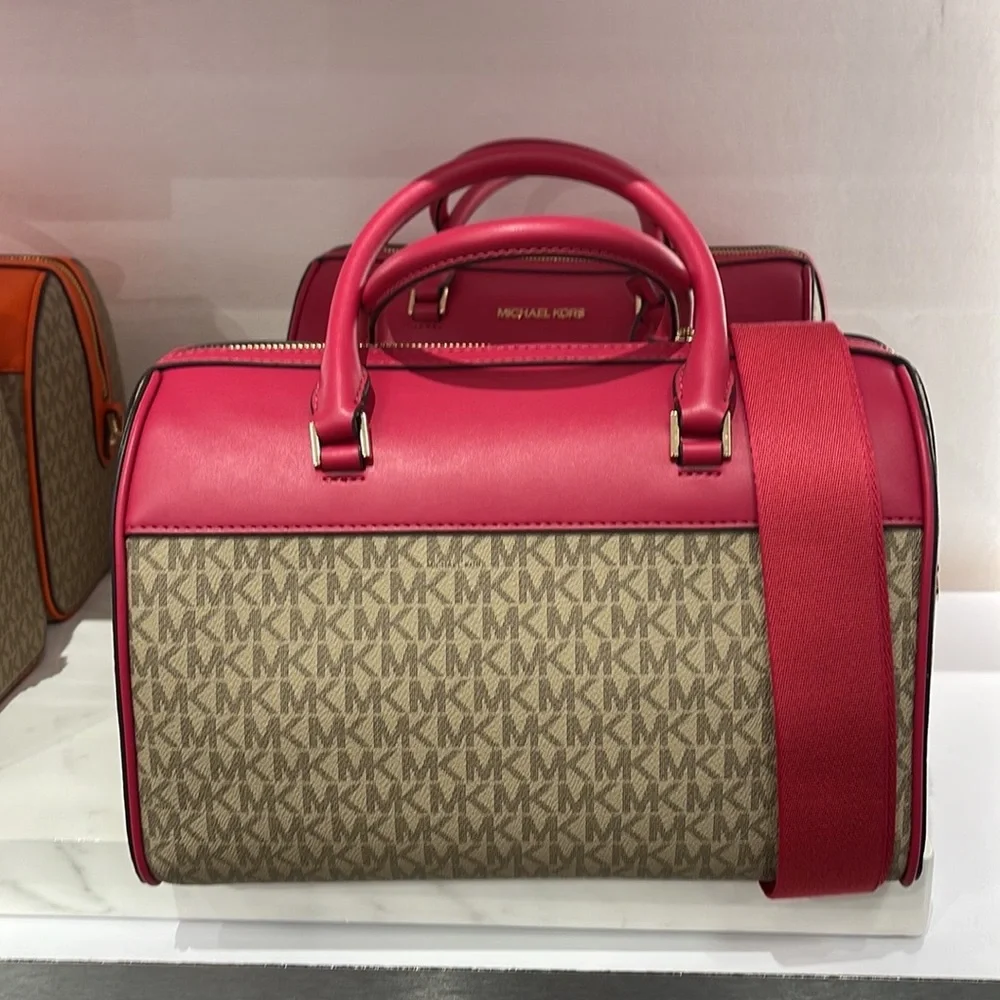 Michael Kors med Duffel Travel - Leather/Coated
35S2GTFU2B
Carmine PNK
MD DUFFLE - Picture 8 of 16